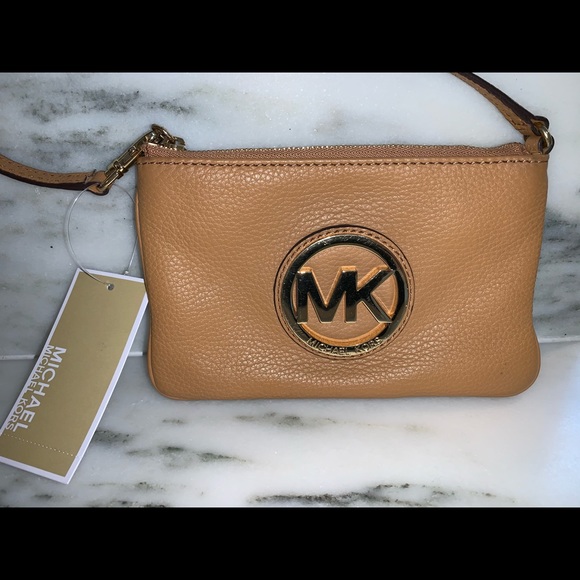 Michael Kors Wristlet NWT - Picture 2 of 5